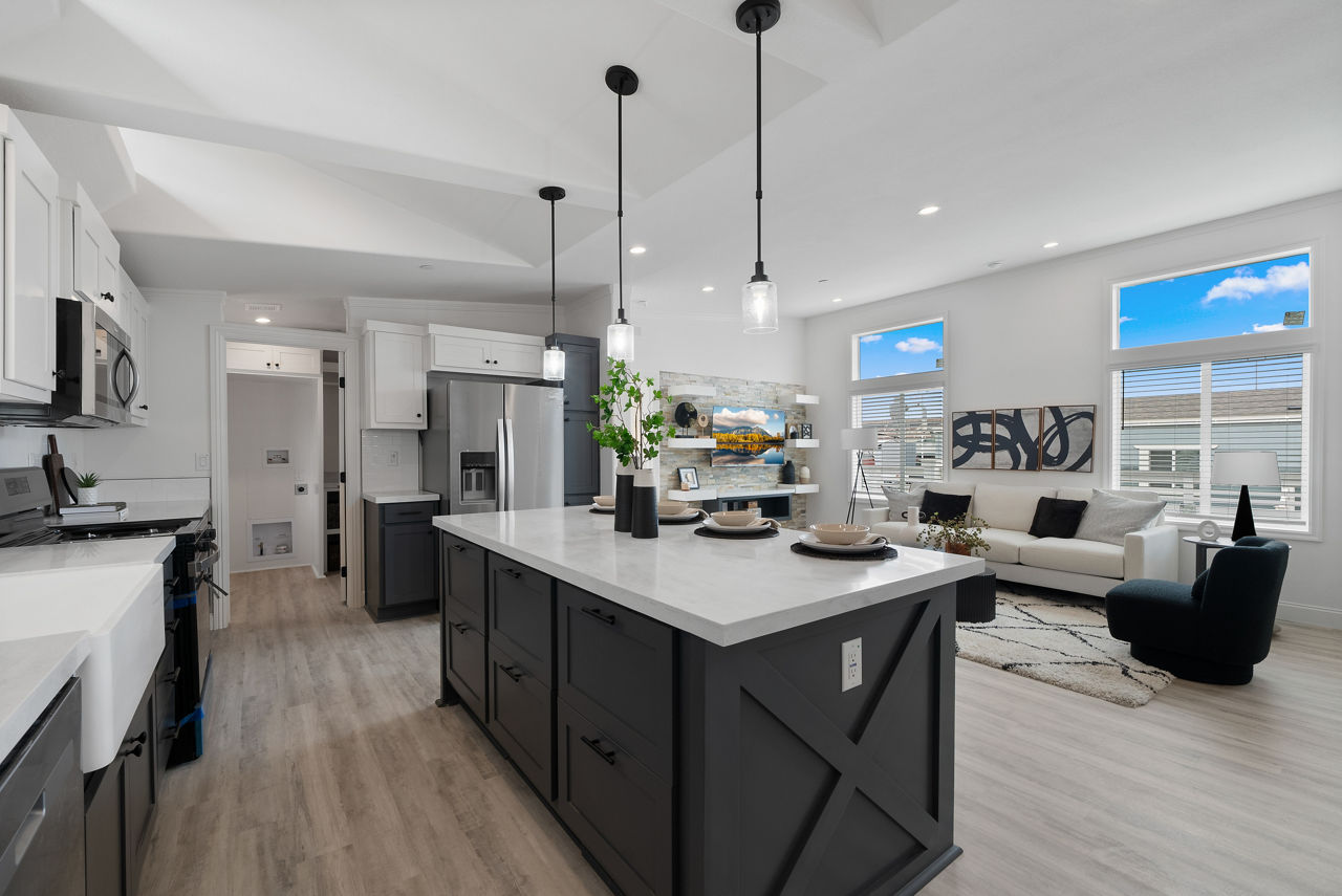 Bright and Spacious: Exploring the Bradford BD-04 Home Design